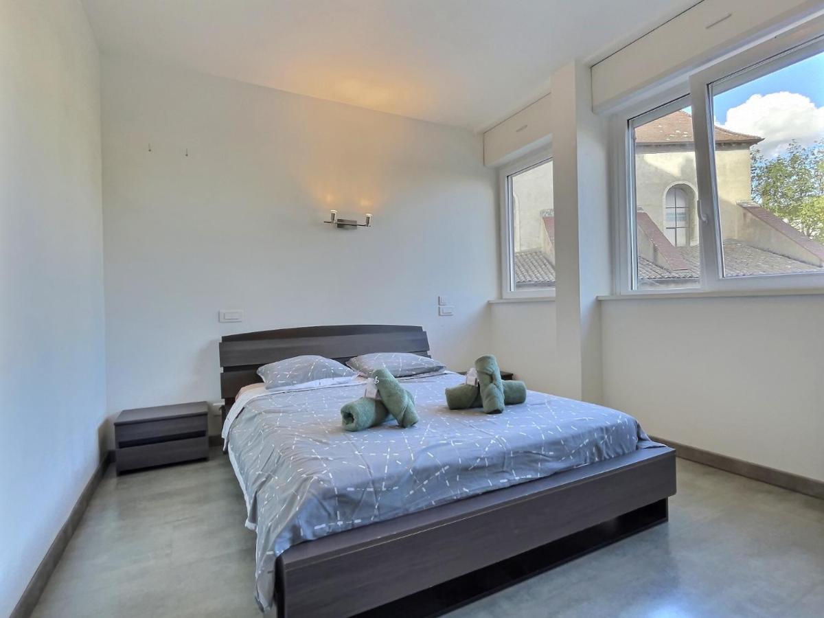 "Magic Red" De Miss.K Conciergerie Apartment Mâcon Екстериор снимка