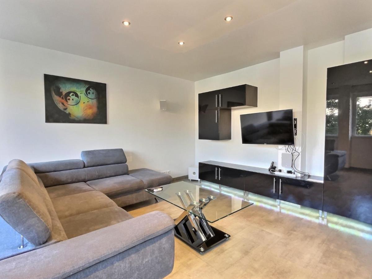 "Magic Red" De Miss.K Conciergerie Apartment Mâcon Екстериор снимка