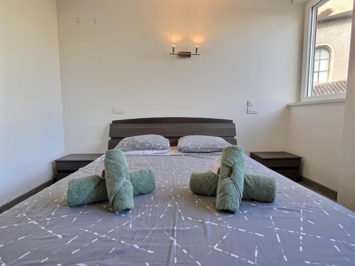 "Magic Red" De Miss.K Conciergerie Apartment Mâcon Екстериор снимка