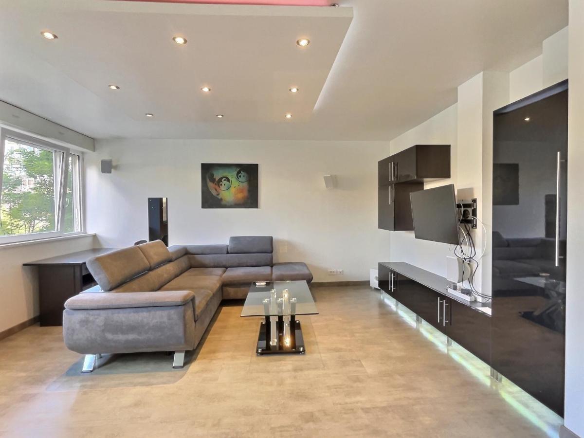 "Magic Red" De Miss.K Conciergerie Apartment Mâcon Екстериор снимка